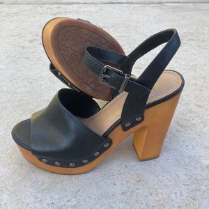 Gianni Bini Chunky Platform Peeptoe Heels